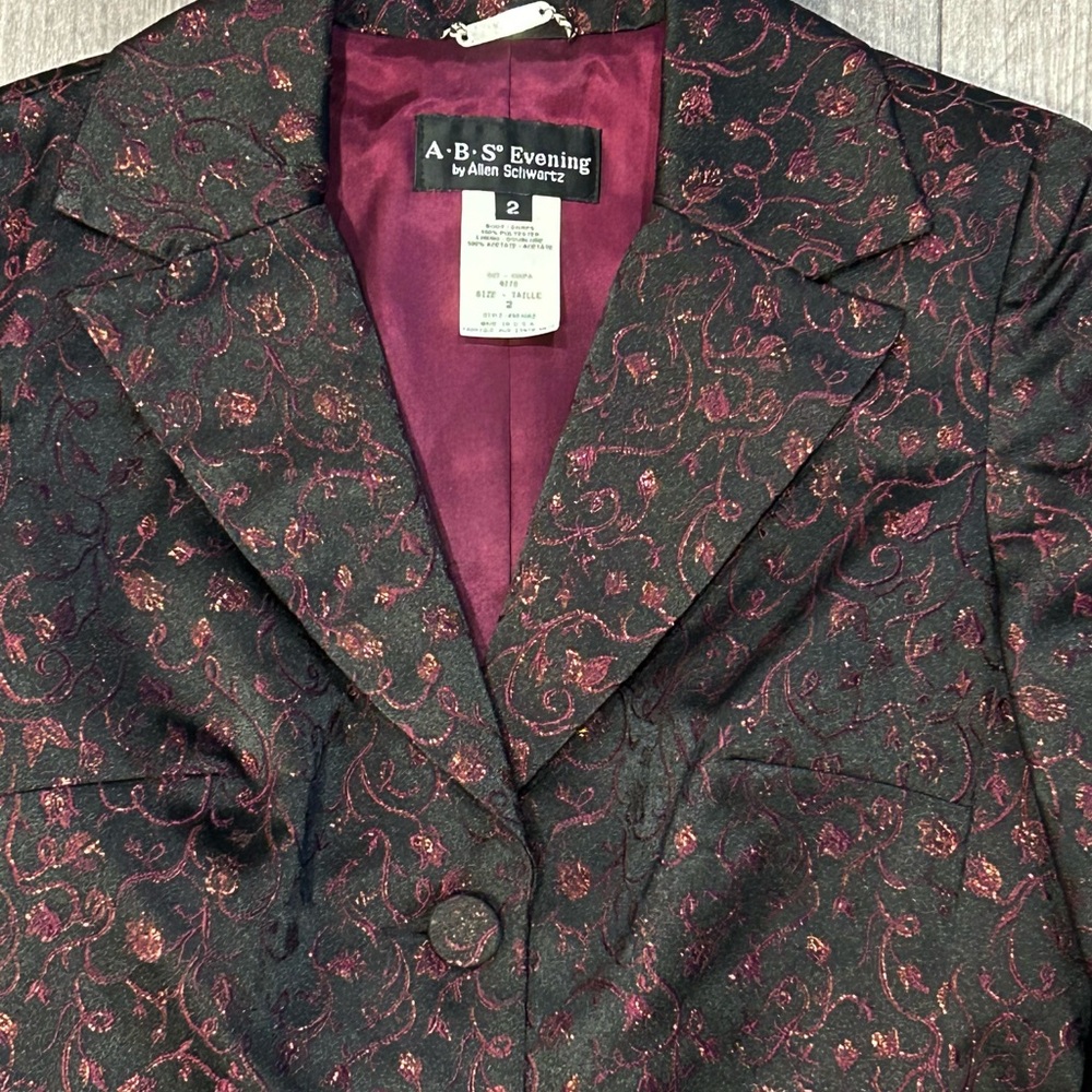 Elegant Black and Burgundy Patterned Blazer